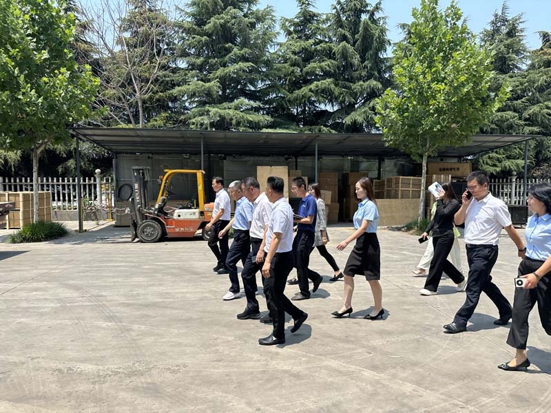 歡迎崔市長(zhǎng)、工信局張局長(zhǎng)蒞臨辰宏醫(yī)療集團(tuán)指導(dǎo)工作