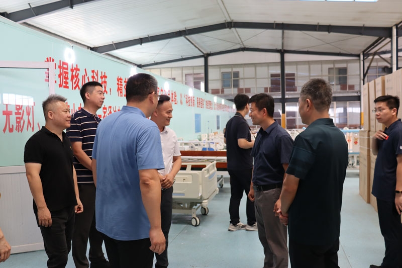 歡迎國(guó)家發(fā)改委及鎮(zhèn)政府領(lǐng)導(dǎo)蒞臨辰宏集團(tuán)指導(dǎo)